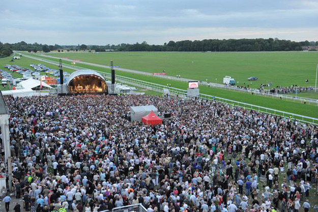 The crowd at the 2011 Music Showcase Weekend at York Racecourse. Photo via York Racecourse.