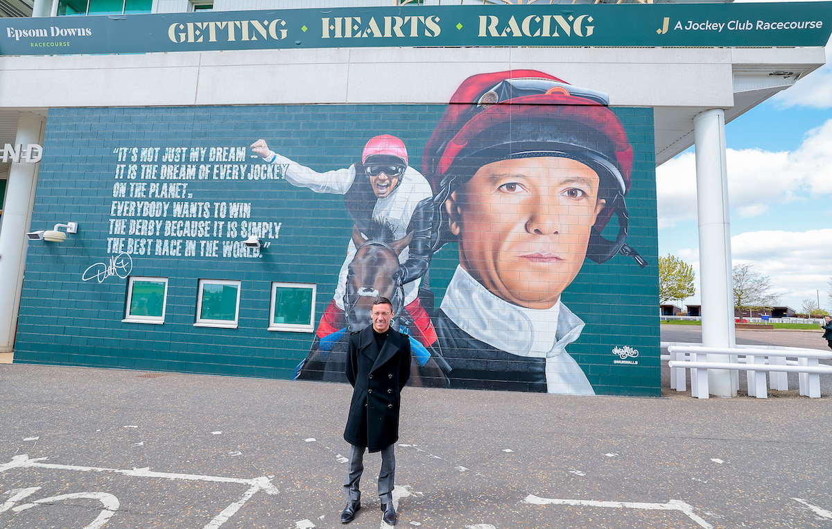 Derby mural: Frankie Dettori in front of the wall painting at Epsom commemorating Golden Horn’s success. Photo: Mark Cranham / focusonracing.com