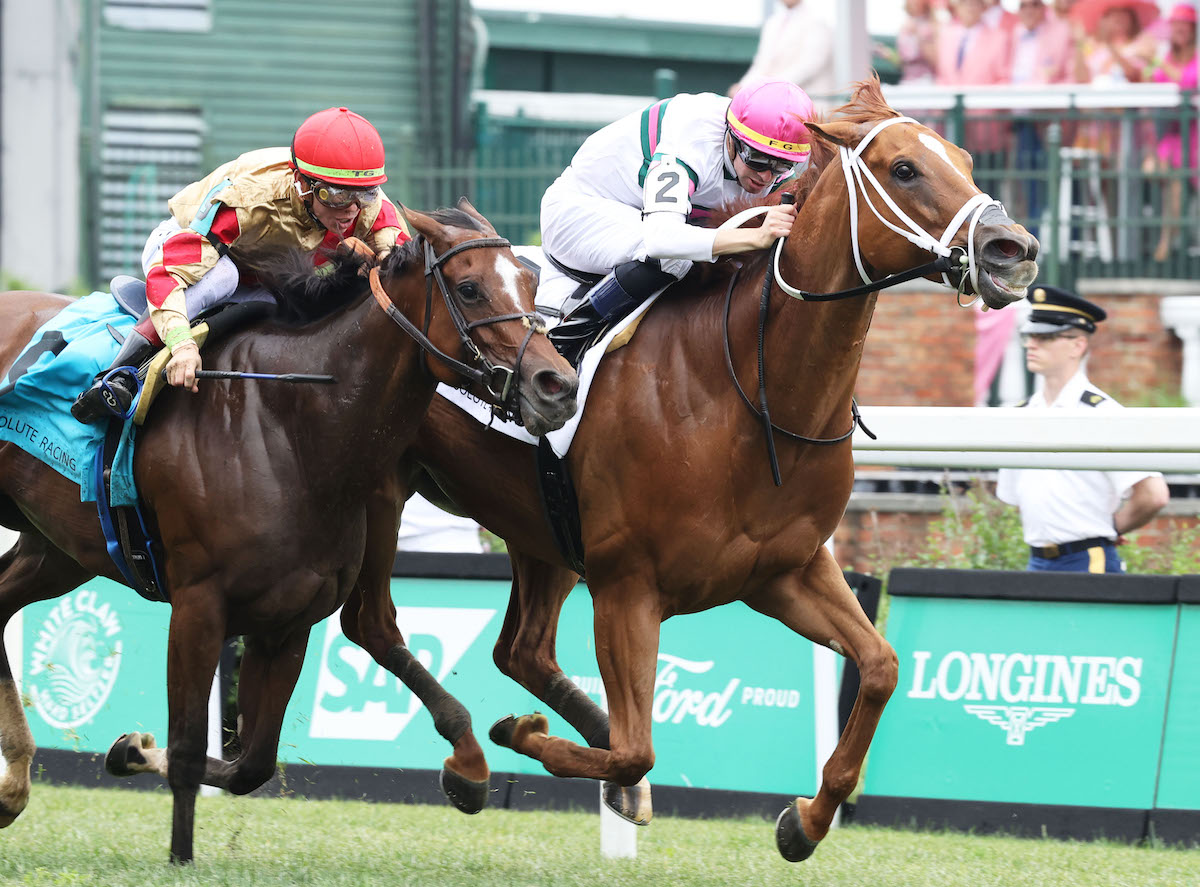 Stable star: Ova Charged (Florent Geroux, right), unbeaten in five this year, wins the G3 Unbridled Sidney at Churchill Downs. Photo: Renee Torbit / Churchill Downs