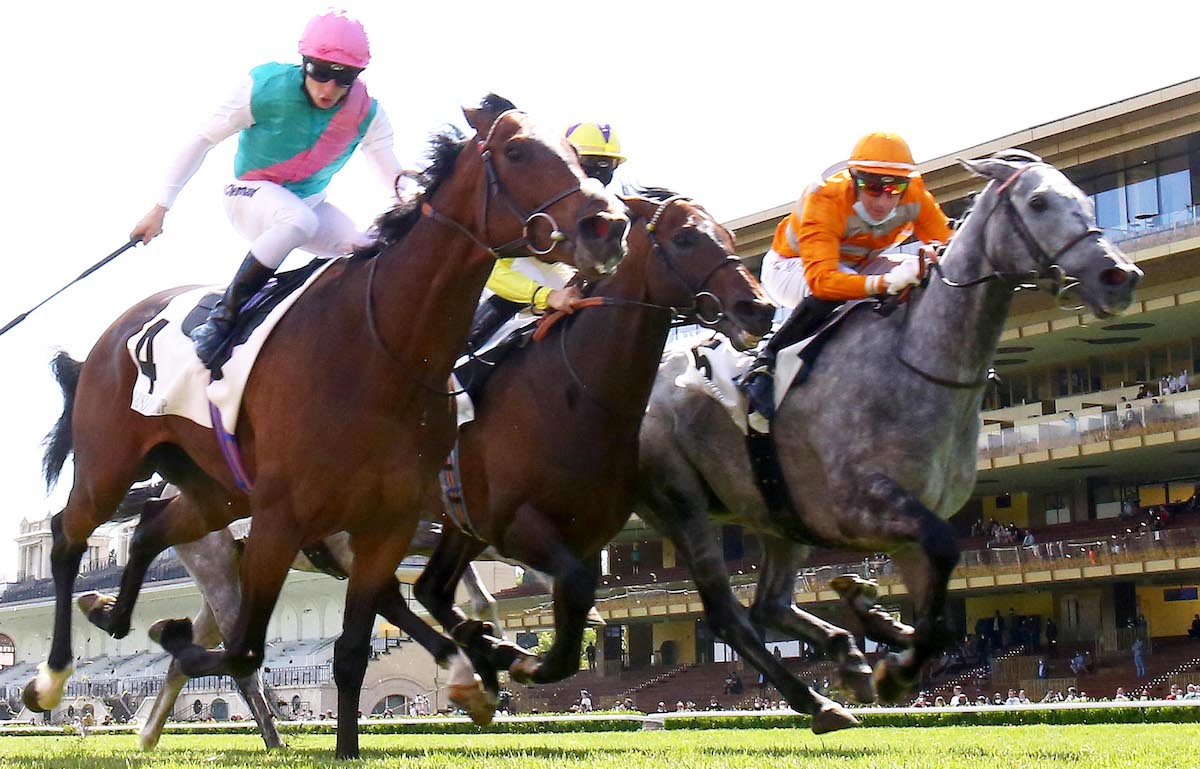 Group 1 breakthrough: Skalleti (Gerald Mosse, far side) gets the better of a tight finish to the Prix d'Ispahan in May 2021. Photo: focusonracing.com