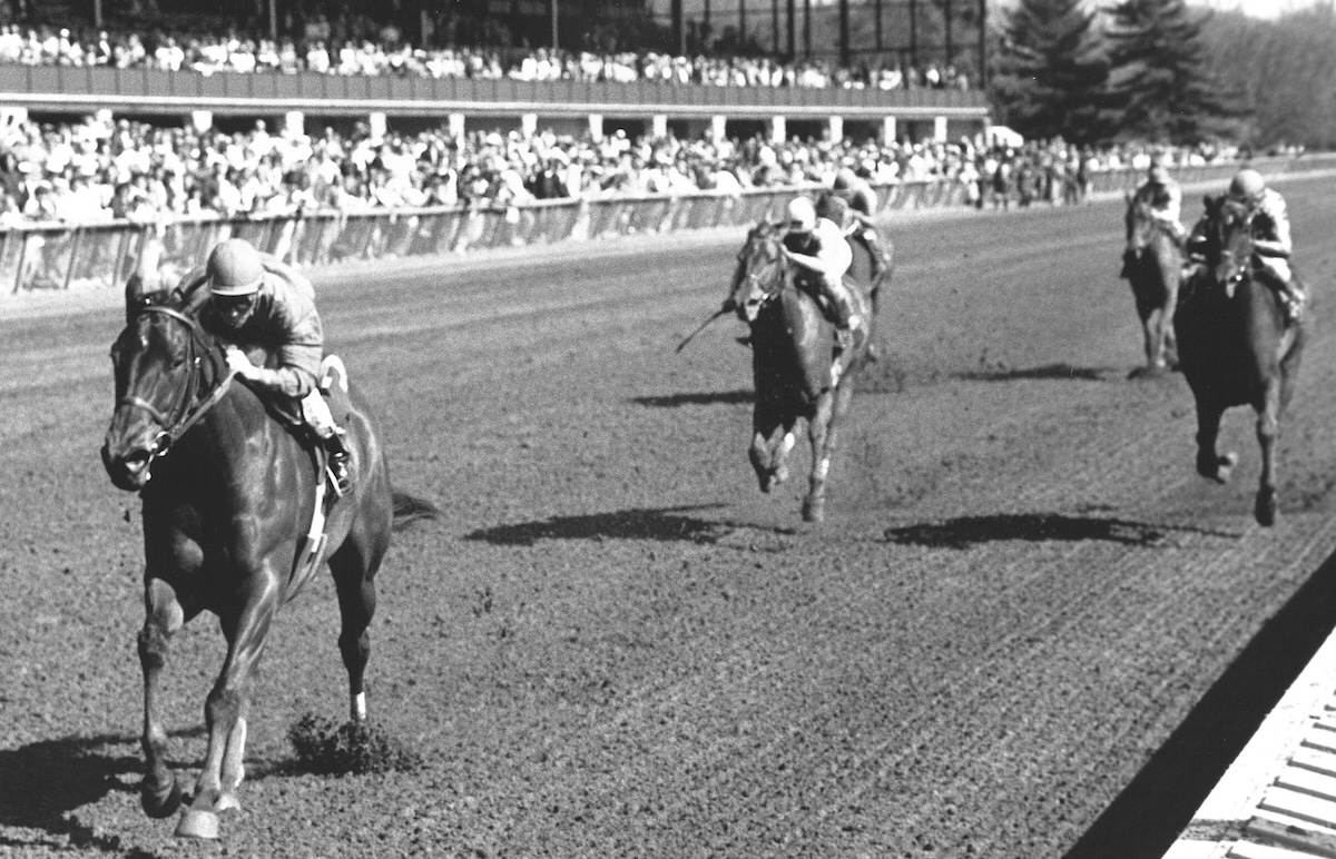 Safely Kept took her show to Keeneland for a lopsided score in the 1990 Thoroughbred Club of America Stakes. (Keeneland Association / Bill Strauss photo)