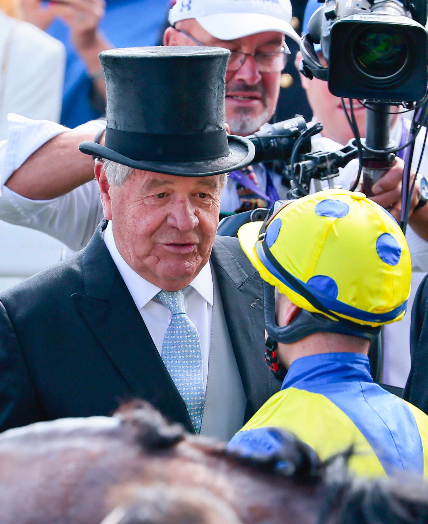 Sir Michael Stoute with jockey Richard Kingscote after winning his sixth Derby with Desert Crown at Epsom in 2022. Photo: Mark Cranham / focusonracing.com