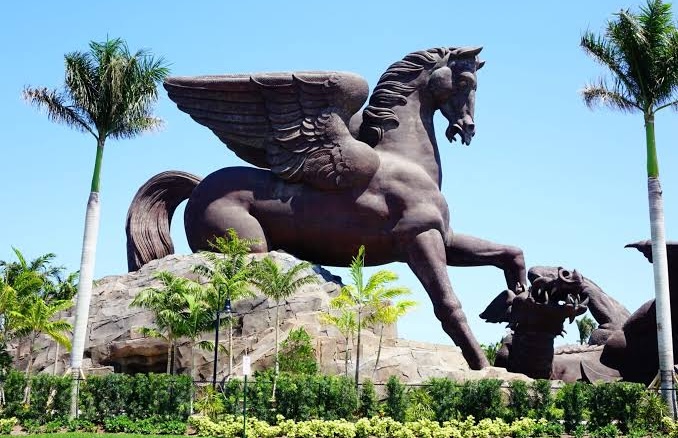 Pegasus and Dragon: a misleading symbol of permanence? Photo: Athena Universe / Wikimedia Commons