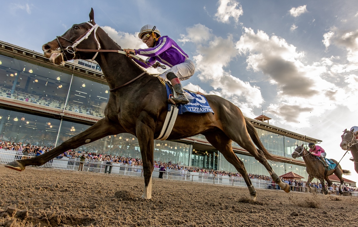 Tiztastic (Joel Rosario) wins the Louisiana Derby. Photo: Hodges Photography / Fair Grounds